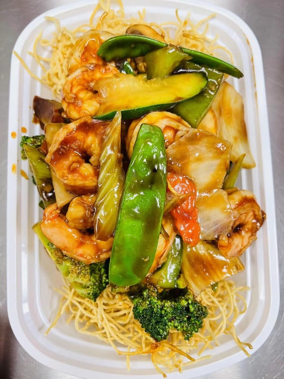 Pan Fried Noodles & Shrimp with Mixed Vegetables 虾杂菜两面黄