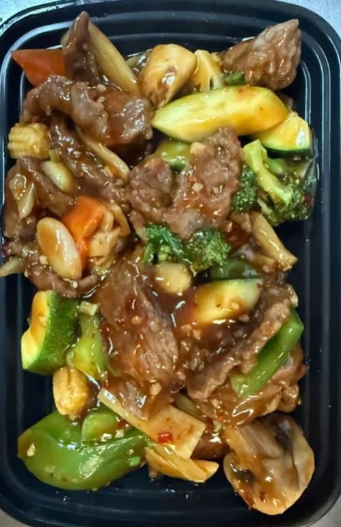 F7. Beef w. Garlic Sauce