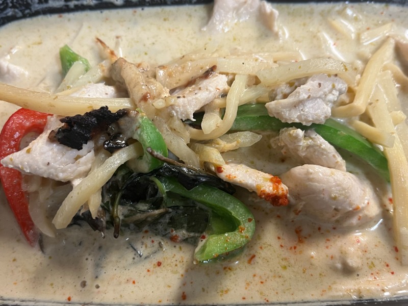 Z15. Green Curry Noodle Soup*