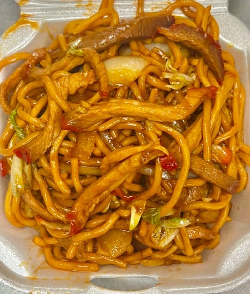 L17. Pork Lo Mein