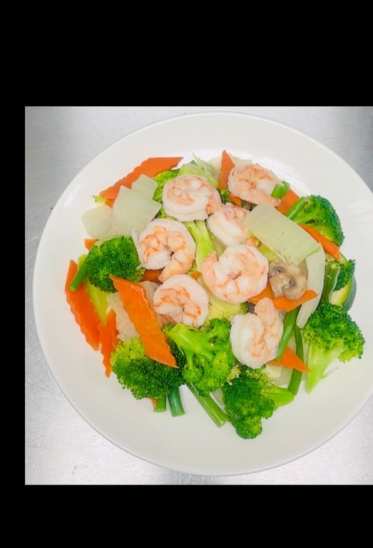 Steamed Shrimp with Mixed Vegetables 水煮什菜虾