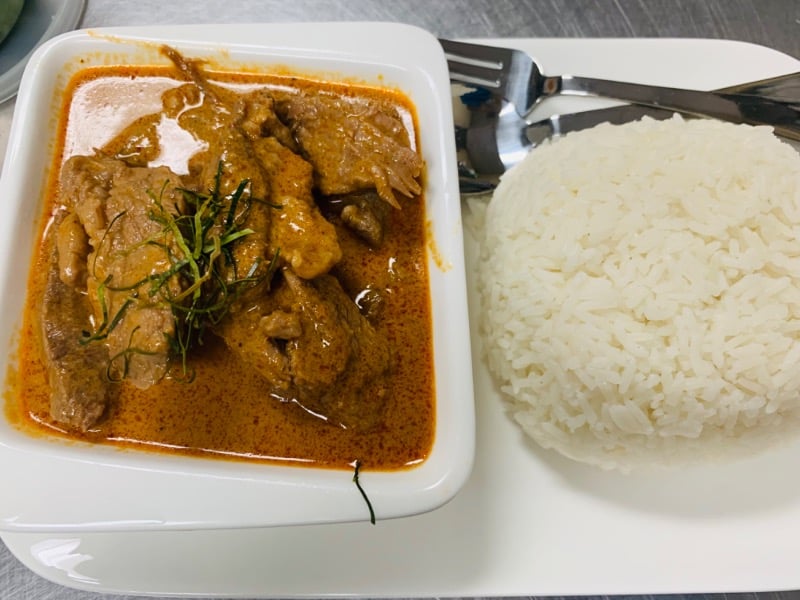 L8. Panang Curry Beef (L8.พะแนงเนื้อ)