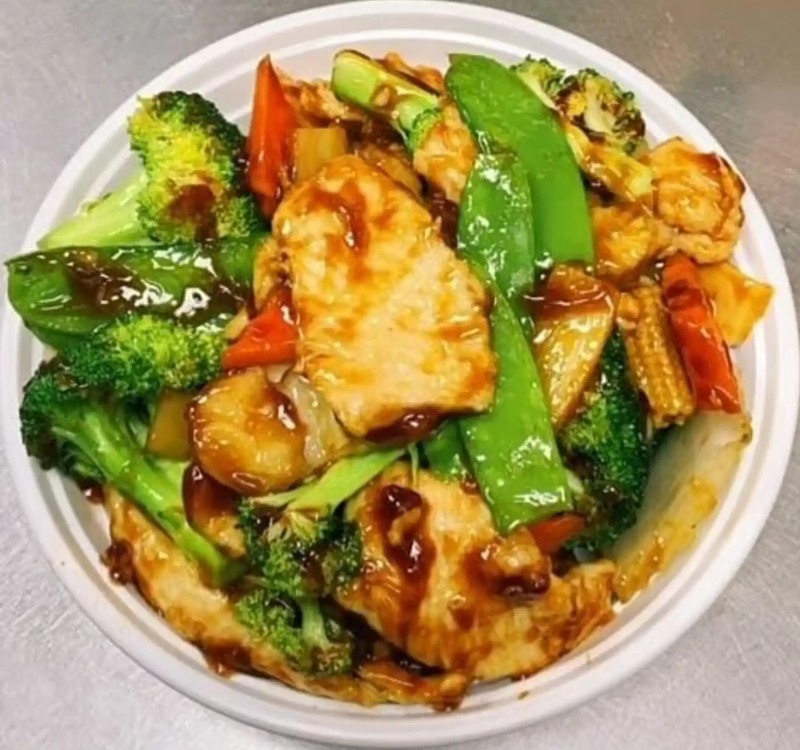 83. Chicken w. Mixed Vegetables