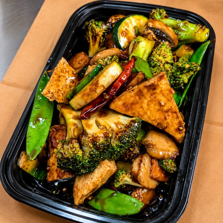 V2. Tofu with Mix Vegetables 豆腐杂菜