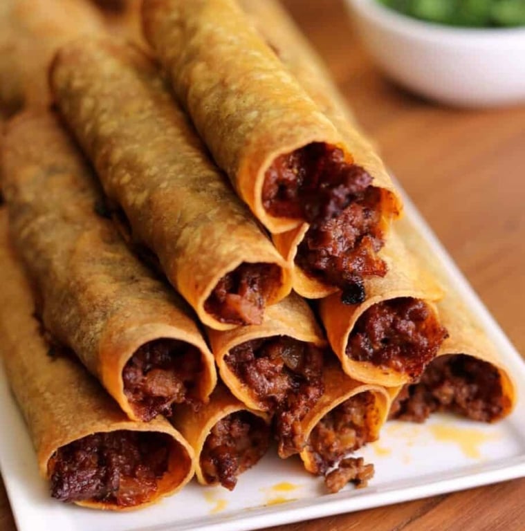 Taquitos - Beef & Cheese (2 pcs)