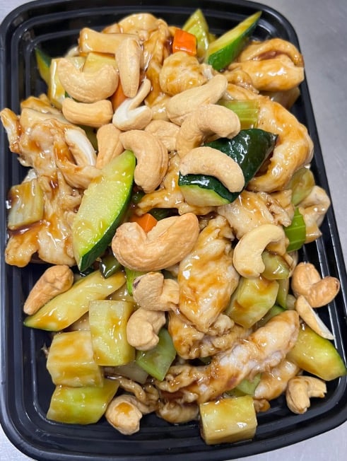 C11. Chicken w. Cashew Nuts