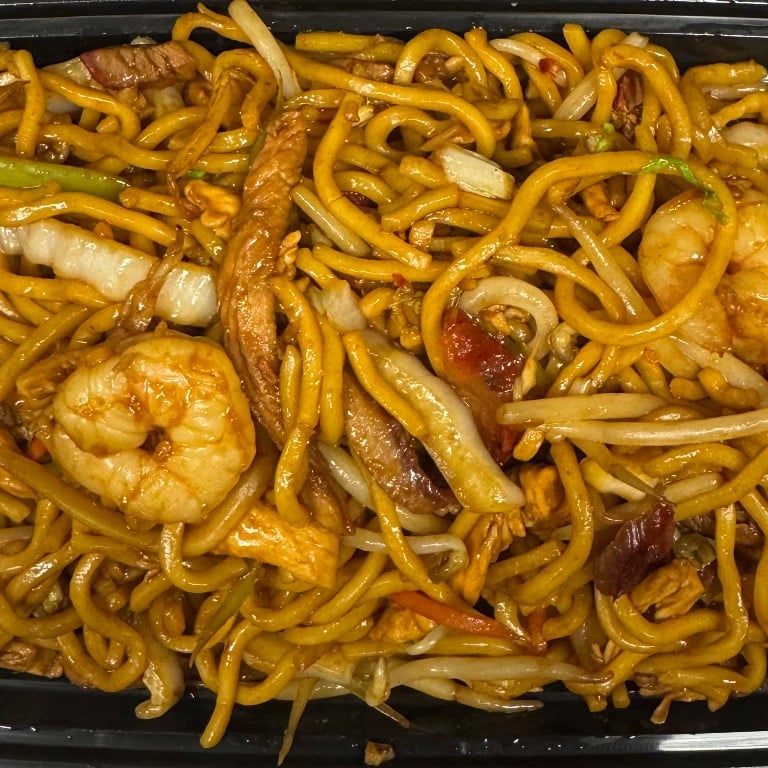 107. House Special Lo Mein