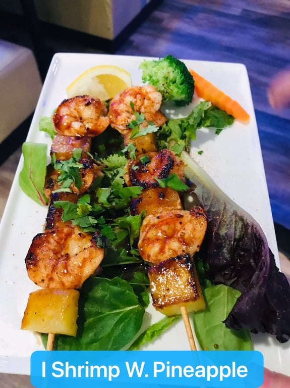 Grilled Shrimp w. Pineapple (2 Skewers)