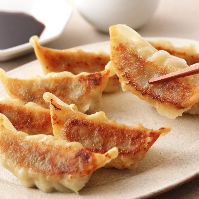 锅贴 <br> Fried Dumplings (8)