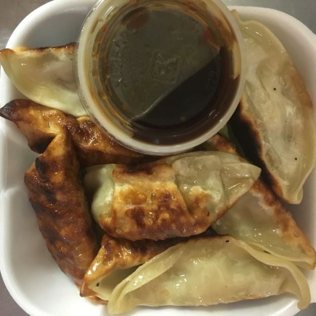 A6. Gyoza (6 pcs)