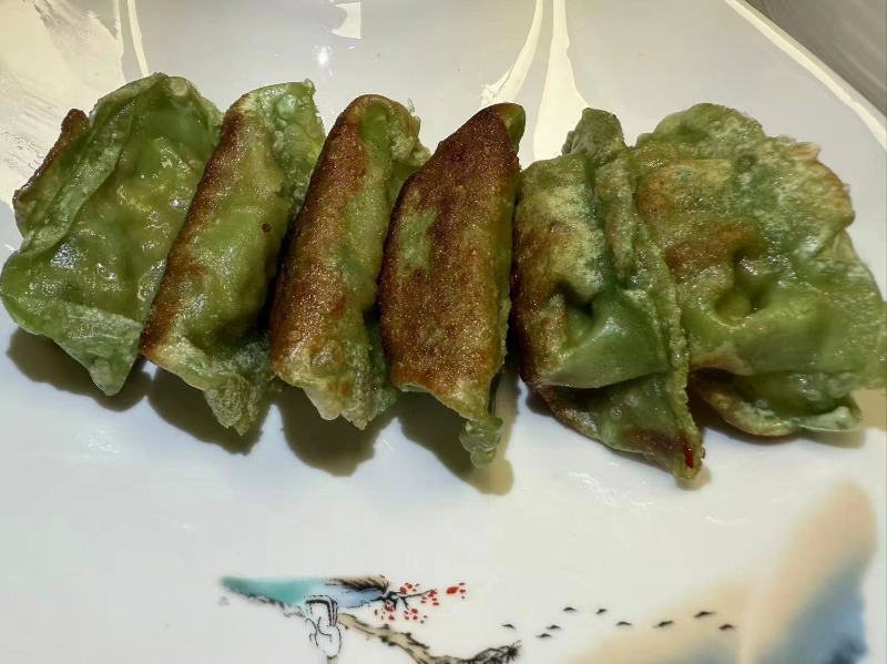 Vegetable Gyoza (6pc) <br> 素菜锅贴