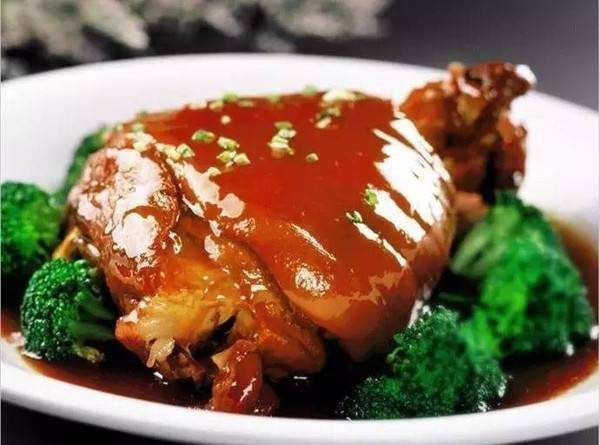 Braised Pig Hock (Elbow)  扒肘子