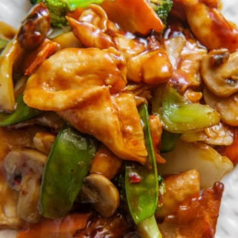 62. Chicken w. Hunan Spicy Sauce