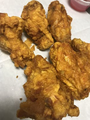 6. 炸鸡翅 Fried Chicken Wings (6)