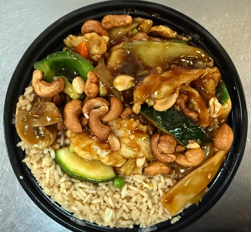 LC12. Cashew Nuts Chicken 腰果鸡