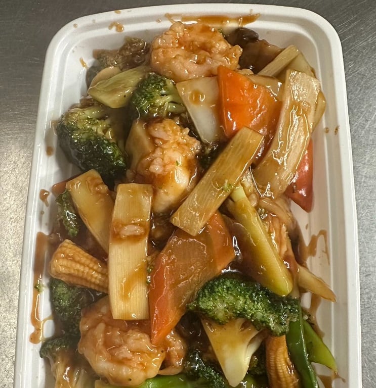 70. Shrimp with Mixed Vegetable 什菜虾