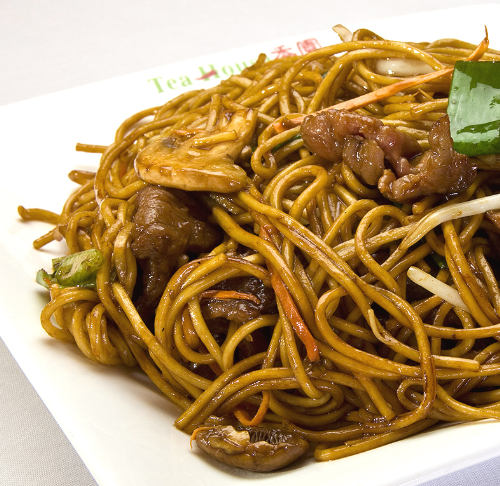 C13. BEEF LO MEIN