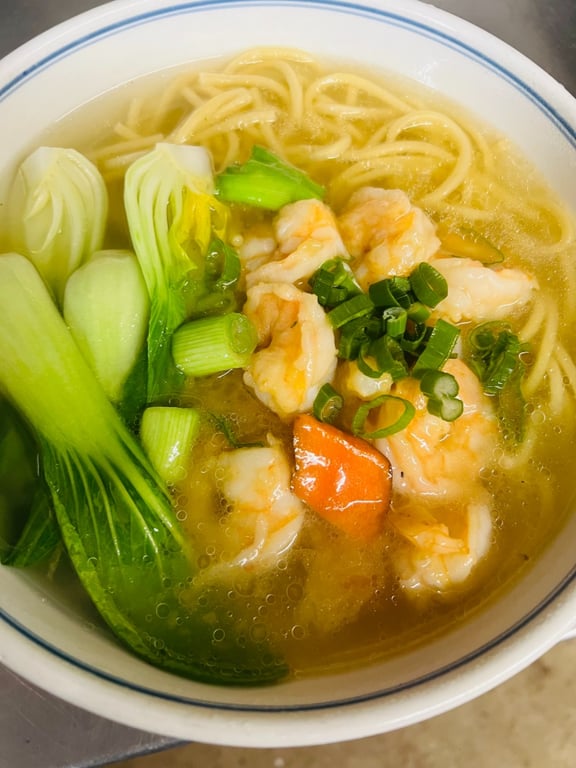 鲜虾汤面 Shrimp Noodle Soup