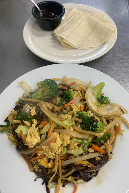 M6. Vegetable Moo Shu