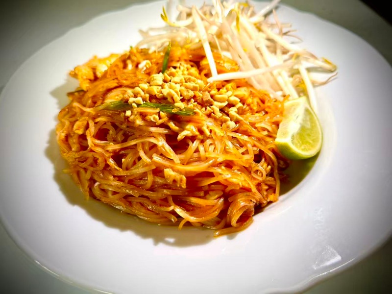 F2. Pad Thai