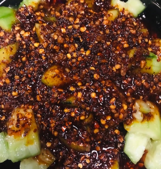 凉拌黄瓜 24. Cold Cucumber in Chili Sauce