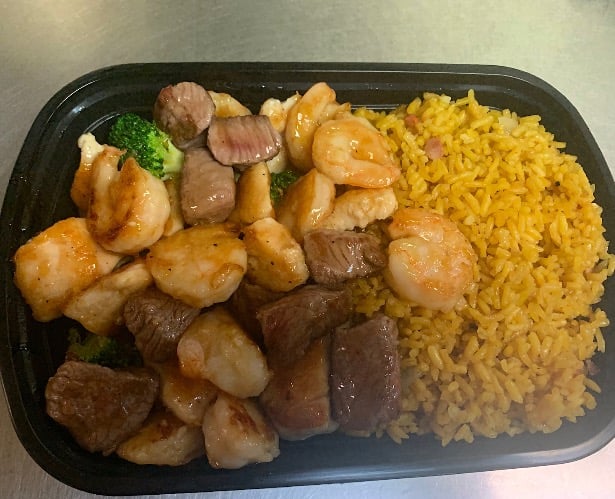 铁板鸡虾牛 Teriyaki Chicken, Shrimp & Beef