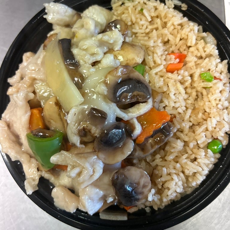 L 蘑菇鸡片<br> L 4. Moo Goo Gai Pan