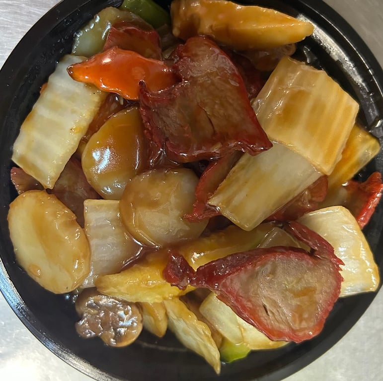白菜叉烧<br> Roast Pork w. Chinese Vegetable