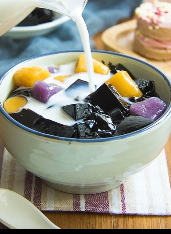 Sweet Soup with Grass Jelly
