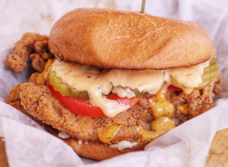 CRISPY CHICKEN SANDWICH