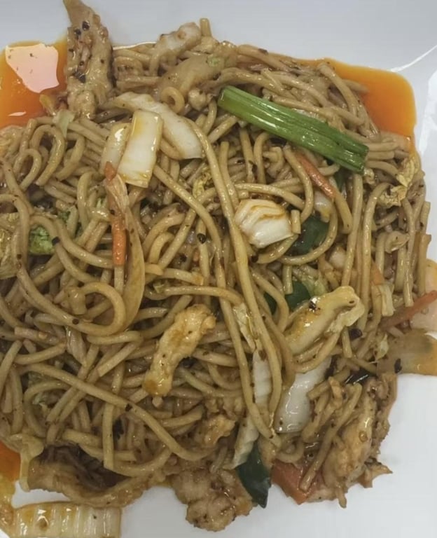 Tangy and Spicy Chicken Lo Mein