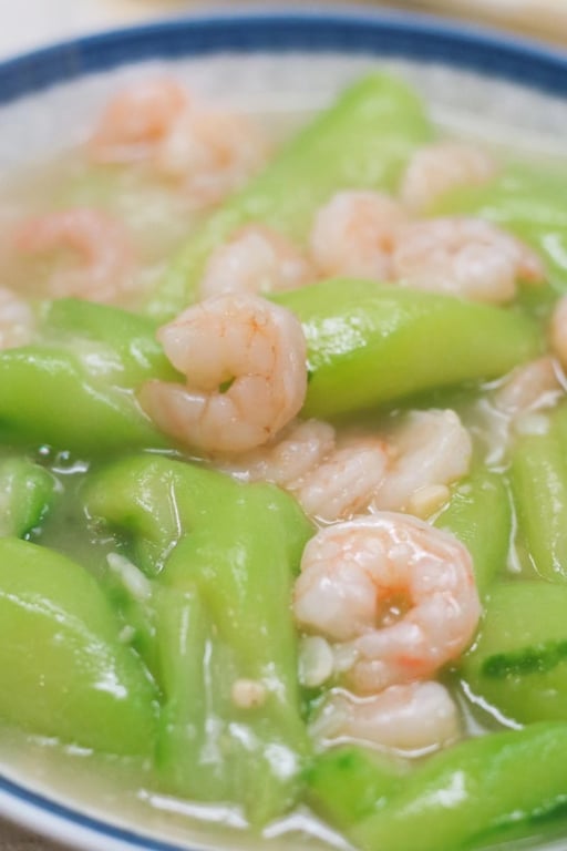 13. Sauted Luffa w. Baby Shrimp 丝瓜虾仁