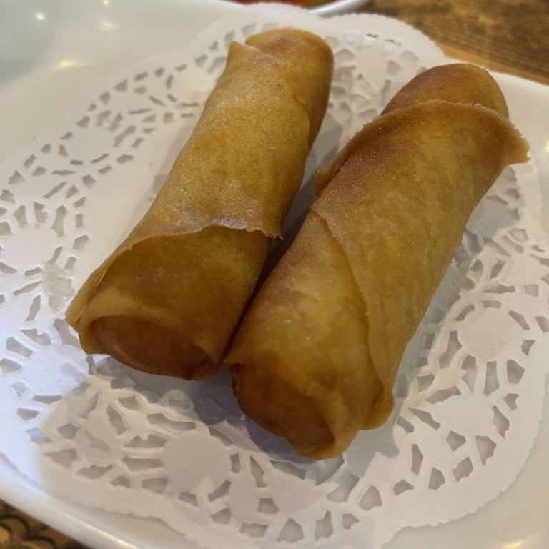 A02. 菜卷 Veg Egg Roll (2pcs)