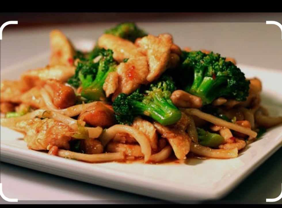 芥兰鸡<br>66. Chicken w. Broccoli