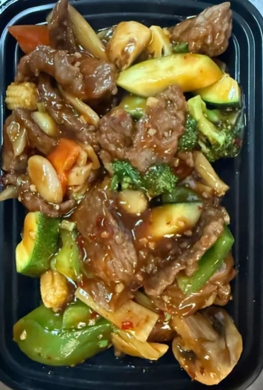 L23. Beef w. Garlic Sauce