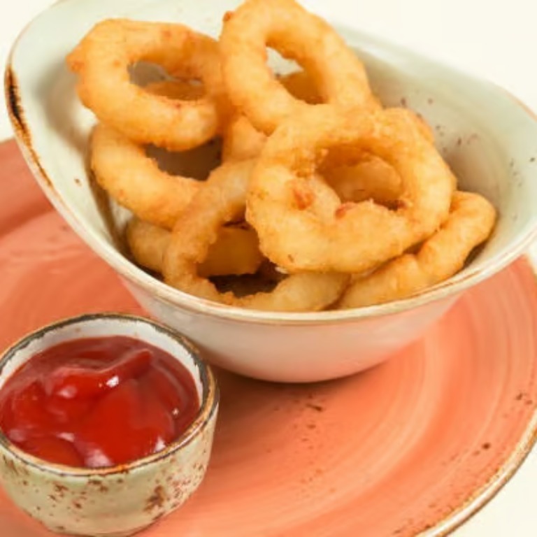 炸鱿鱼<br>11. Fried Calamari