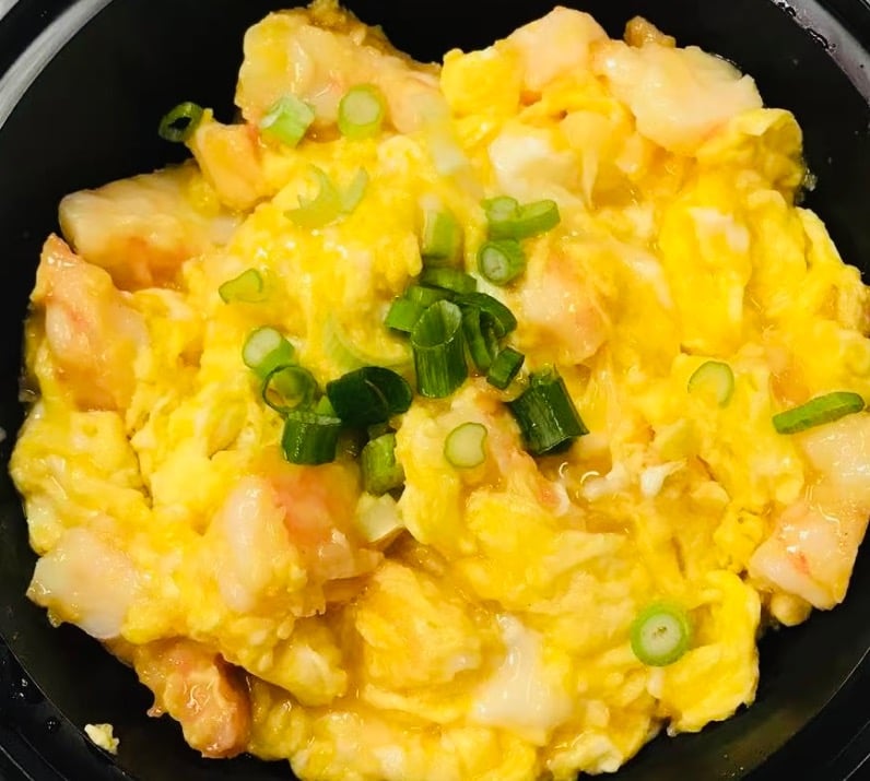 CH4. Prawn w. Scrambled Eggs 滑蛋虾仁