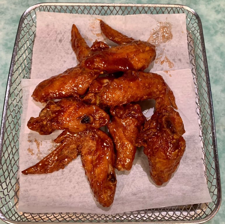 5b. Honey BBQ Wings (8)