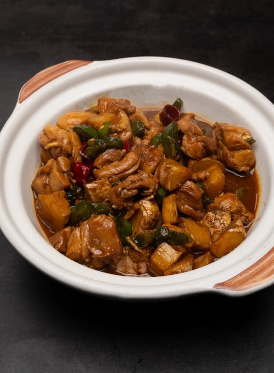 80. Hunan Style Chicken Pot