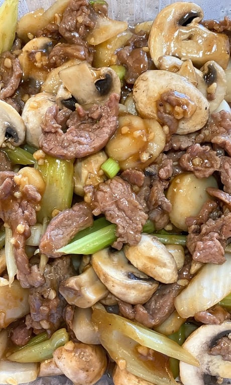 大蒜牛 28. Garlic Beef