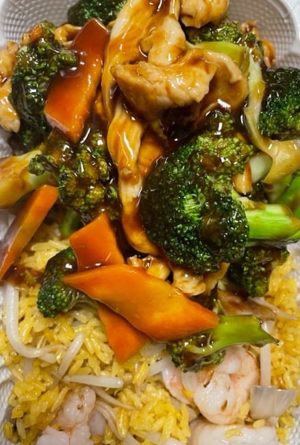 4. 芥兰鸡 跟虾饭 Chicken Broccoli with Shrimp Fried Rice