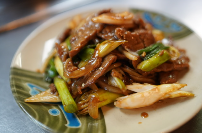 Stir Fried Beef with Scallions<br>葱爆牛肉