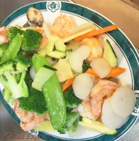 Steam Shrimp w. Mixed Vegs. 水煮什菜虾