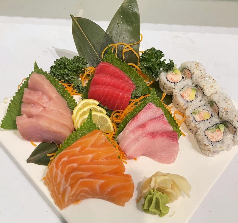 生鱼片14片+加州卷 Sashimi Deluxe