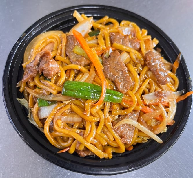 C3. Beef Lo Mein