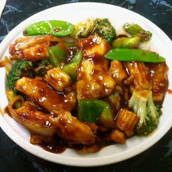 19. Szechuan Chicken Party Tray Image