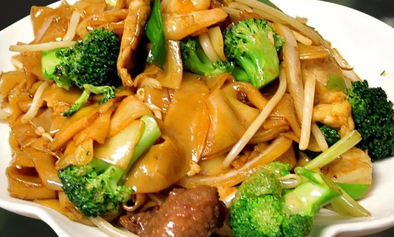 Special Combination Chow Fun