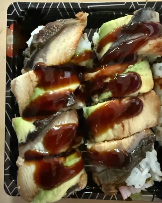 D4. Dragon Roll (8 pcs)