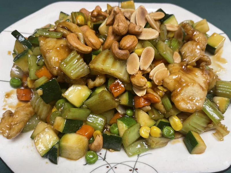 12. Almond and Cashew Chicken (Combo)