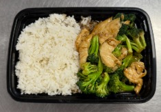 R20. 西芥兰鸡肉饭 Chicken Broccoli